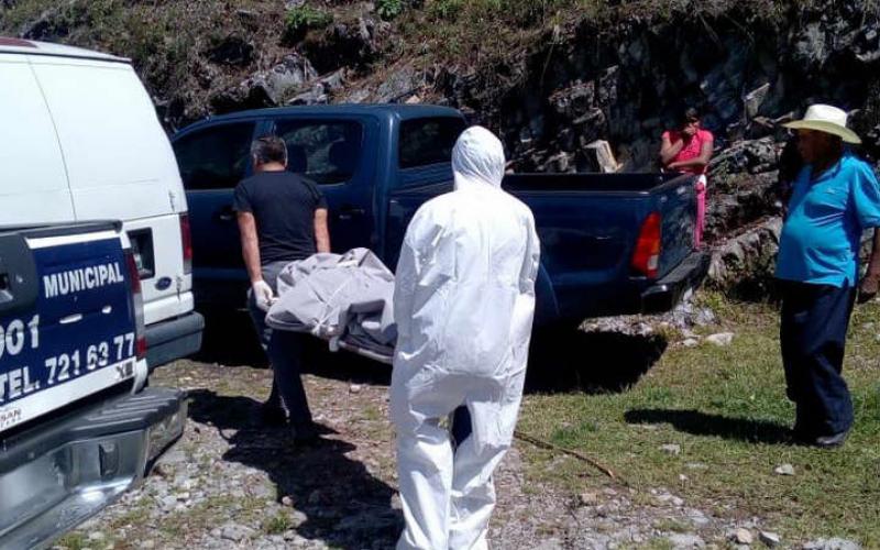  Localizan un cuerpo sin vida en la carretera Orizaba La Perla