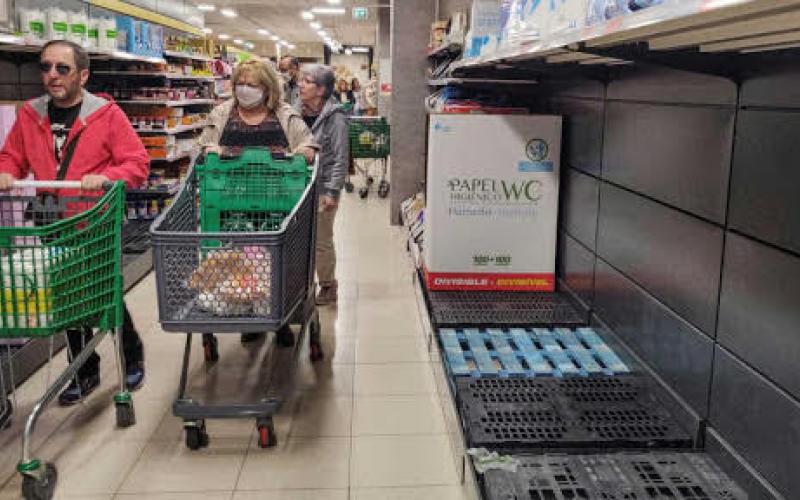  En Francia supermercados no podrán vender productos no esenciales