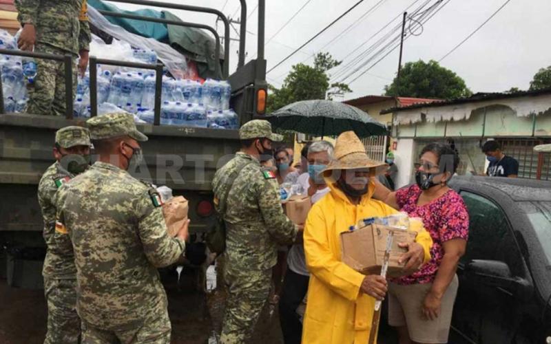 Llega ayuda de Sedena a comunidades afectadas por lluvias en Texistepec