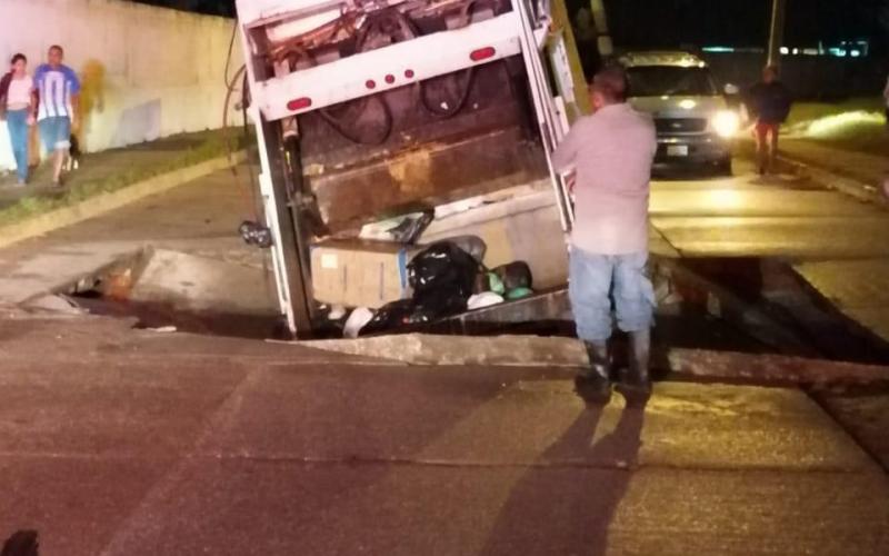 Lamentablemente en esta ocasión un trabajador de limpia resultó lesionado