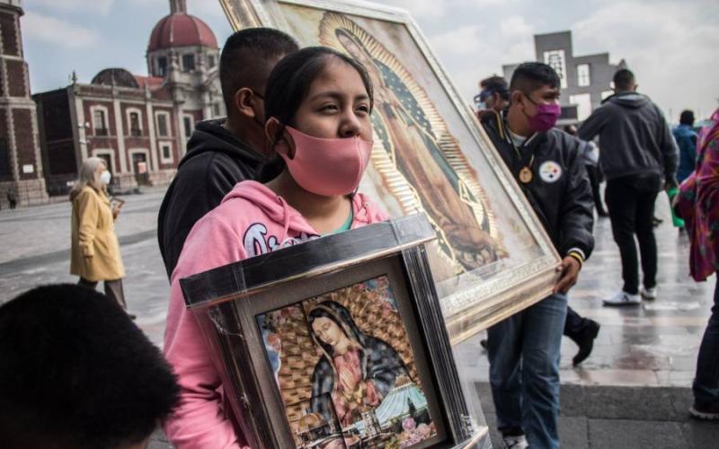 Papa Francisco pide celebrar a la virgen en casa