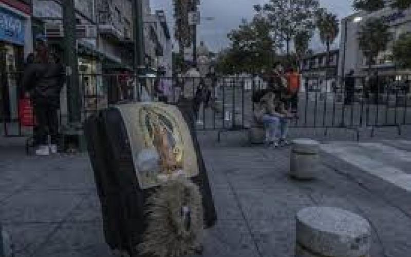 Los cierres de calles han sumido los alrededores del cerro Tepeyac en el silencio