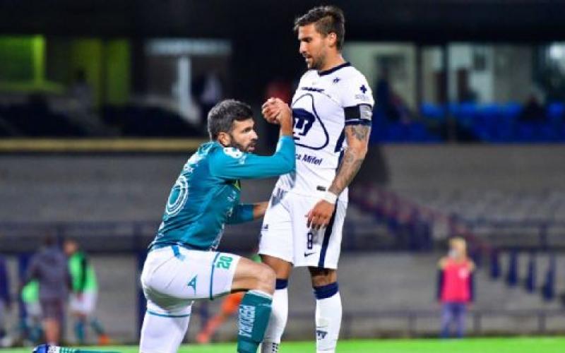 Un descuido en la marca permitió a Emmanuel Gigliotti marcar el gol del empate para León ante Pumas y dejar todo para la vuelta