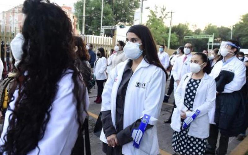 Aplican todas las vacunas COVID19 a personal médico de la CDMX