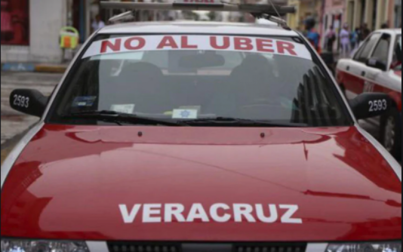  Manifestaciones de taxistas ante la llegada de Uber a Coatzacoalcos