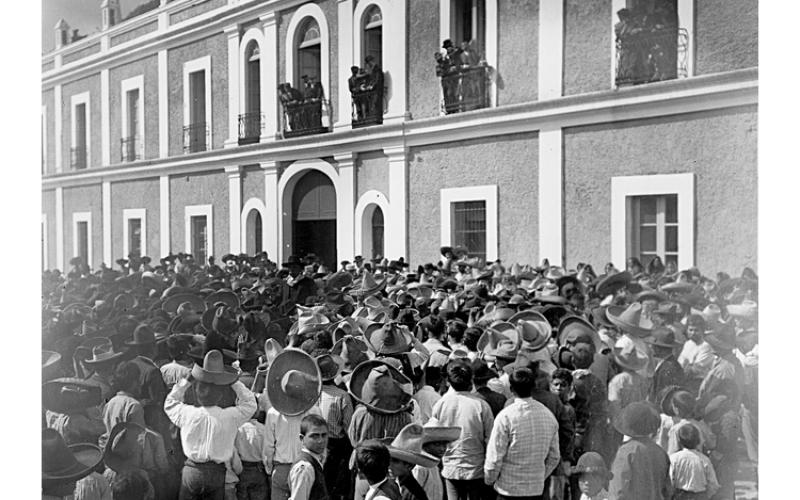 Autoridades de Río Blanco en coordinación con el CIIIDAER inauguró una exposición fotográfica en la que relata capítulo a capítulo la historia de la Huelga de enero de 1907