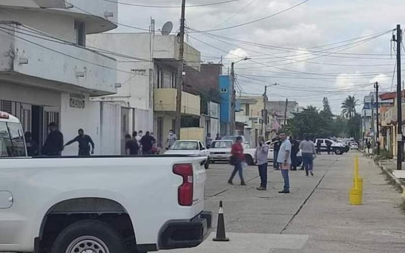 Presuntos extorsionadores fueron atacados frente a FGR Coatzacoalcos