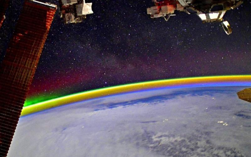 Espectacular, astronauta muestra como se observa un arcoíris desde el espacio