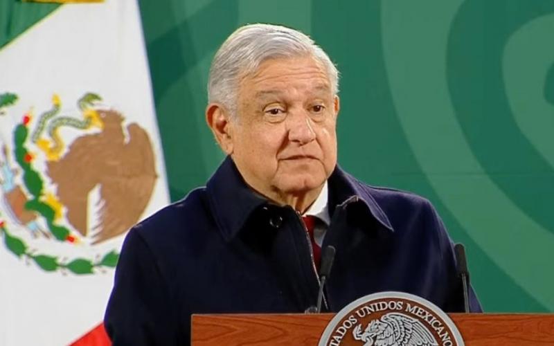 AMLO exhorta a los mexicanos opinar si está bien que el INE busque cancelar mañaneras por elecciones