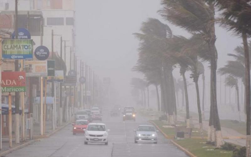 Prevén frente frío número 32 en Veracruz con olas de 2 a4 metros en la costa