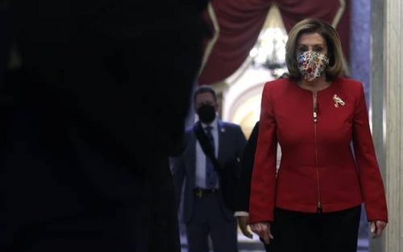 La presidenta de la Cámara de Representantes, Nancy Pelosi, calificó la toma violenta del Capitolio de asalto horrendo sobre nuestra democracia.
