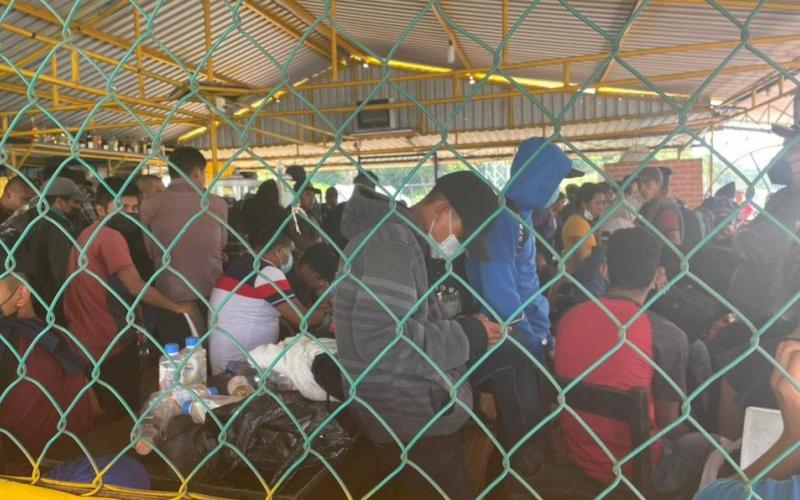 Rescatan a 128 migrantes centroamericanos en Veracruz