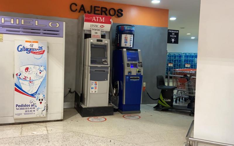 Delincuentes intentaron robar el dinero de dos cajeros automáticos en Coatzacoalcos