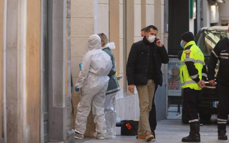 Un hombre decapita a un vagabundo en Toulon y arroja su cabeza por la ventana