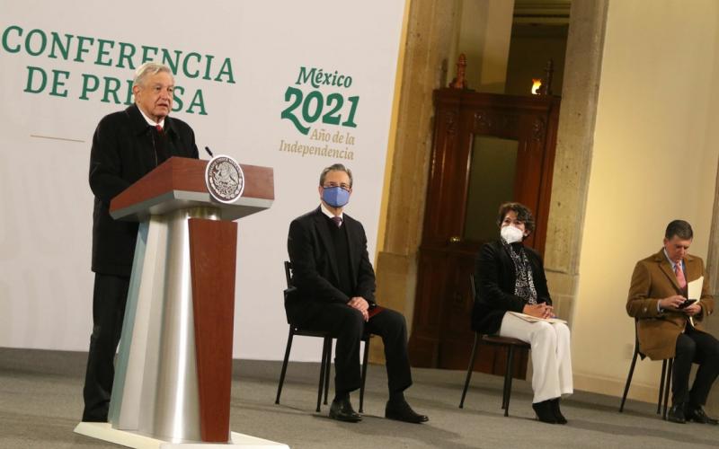 El presidente Andrés Manuel López Obrador durante su conferencia matutina en Palacio Nacional, en la Ciudad de México, el 15 de febrero de 2021