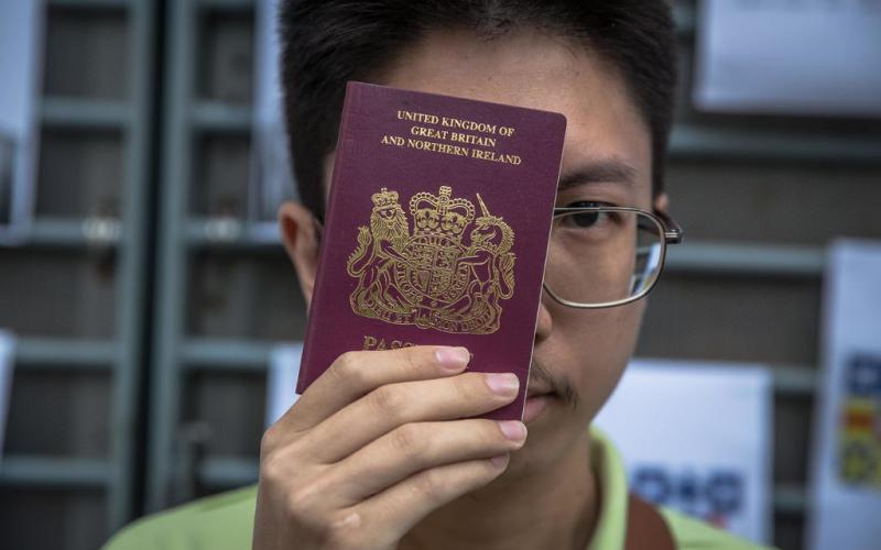  Emigran miles de pobladores de Hong Kong a Gran Bretaña
