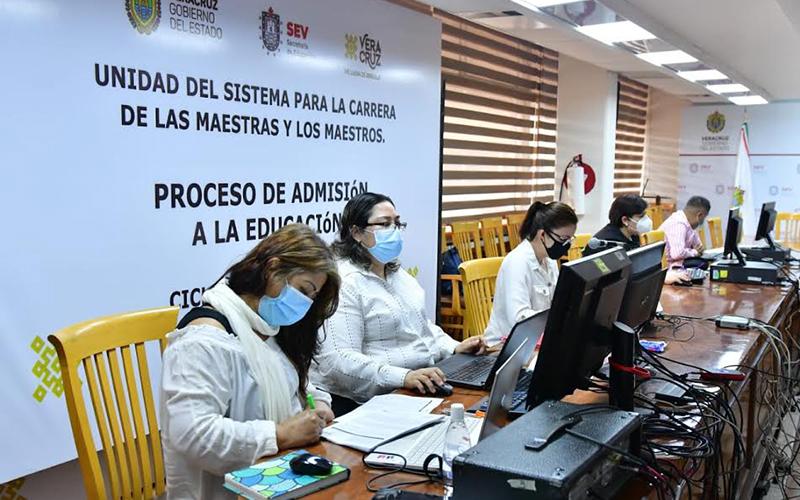 La adjudicación de vacantes tuvo lugar a través de la Oficialía Mayor y la Dirección de Recursos Humanos