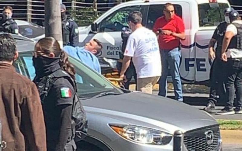 Tras secuestro, se desata fuerte balacera en plaza comercial de Zapopan Jalisco