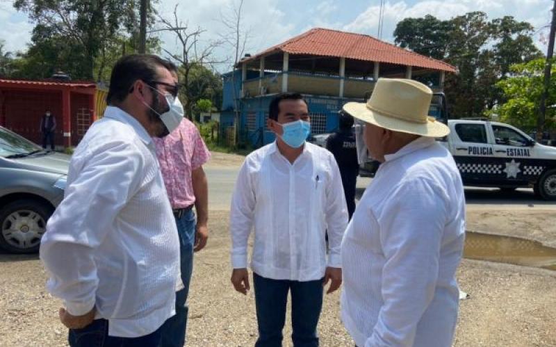 En su visita al municipio hidromilo inspeccionó el terreno donde se construirá esta unidad médica