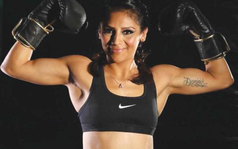 Lourdes Juárez, campeona supermosca del CMB, sostuvo un combate de entrenamiento con Anabel Ortiz