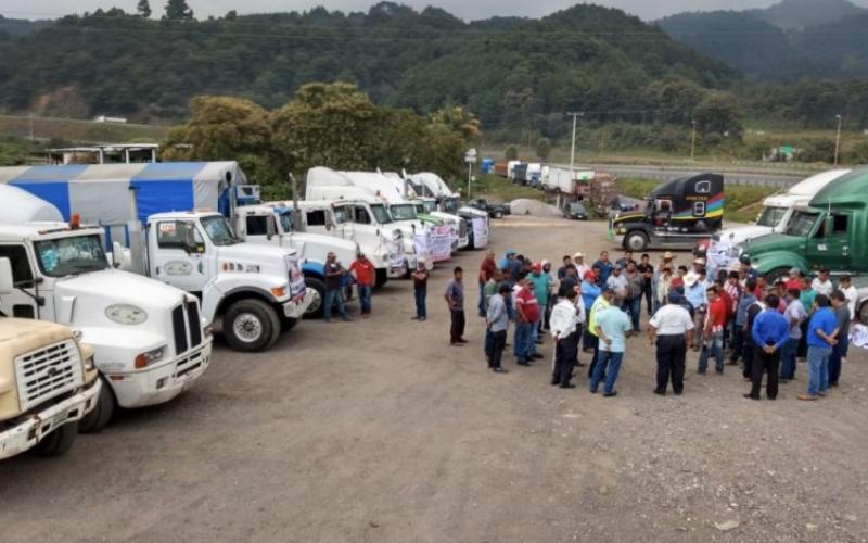 Integrantes de Organizaciones de Transportistas (Amotac) realizan marcha pacifica