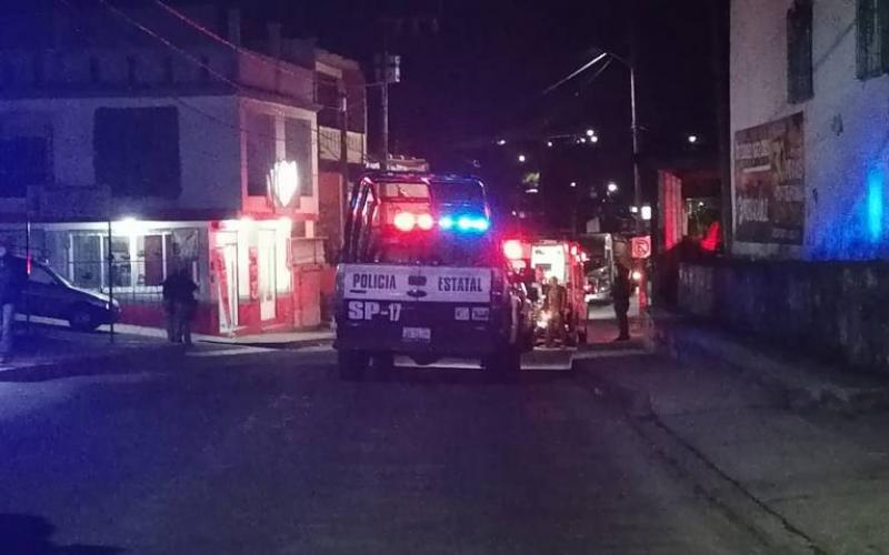 Conducía una camioneta Chevrolet Pick-Up a la salida del municipio de Atzalan, cuando fue interceptado por un comando armado que lo atacó a balazos