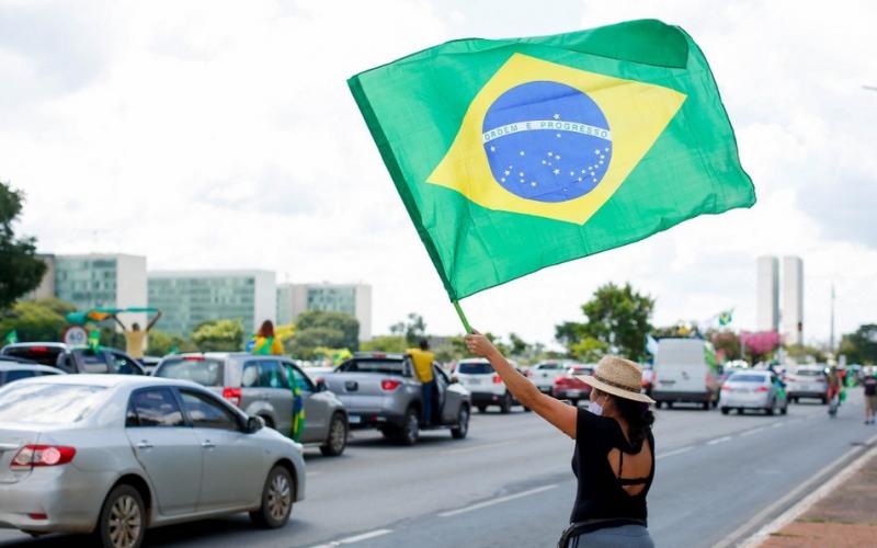 Brasil supera por primera vez las 3 mil muertes por COVID-19 en un día