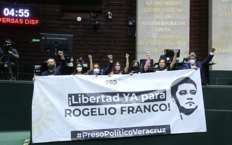 En San Lázaro el PRD presenta demanda de juicio político contra Cuitláhuac García