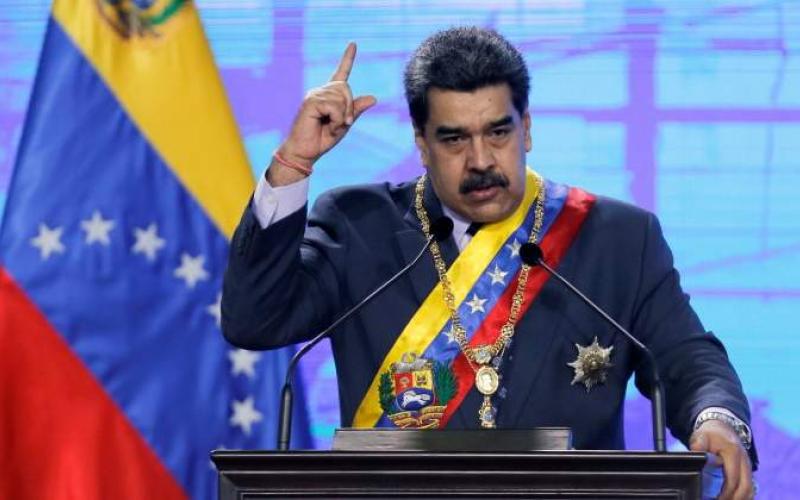  Maduro se rinde y abre la puerta a privatizar sector petrolero en Venezuela