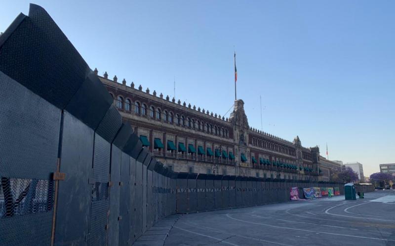 En víspera de la protesta feminista 8M, Palacio Nacional se encuentra amurallado