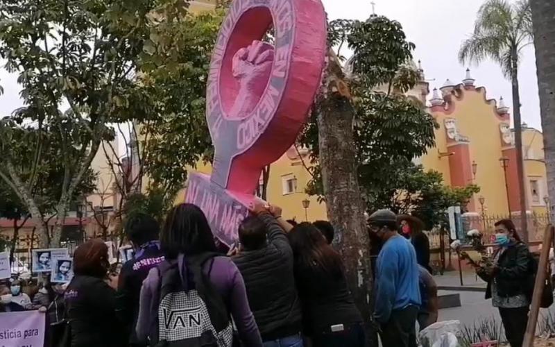   Mujeres veracruzanas marchan previo al 8M