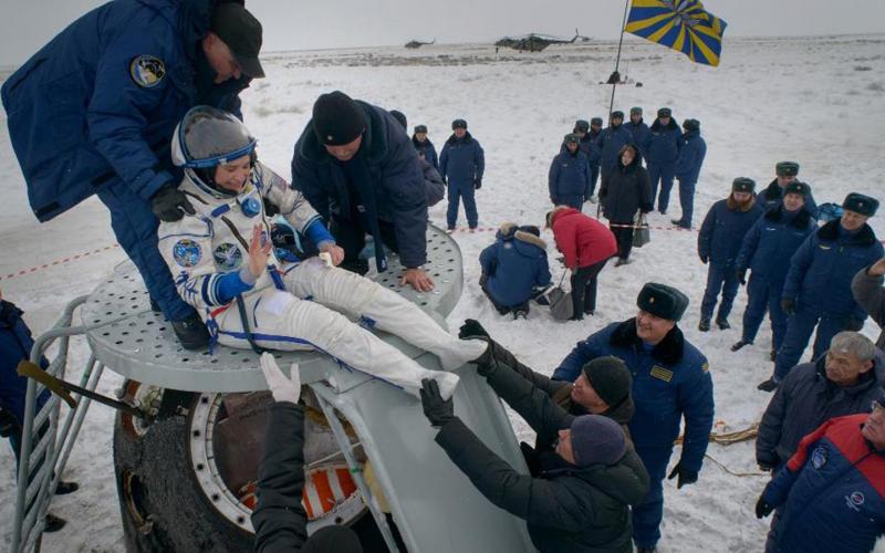 Astronautas de regreso a la Tierra