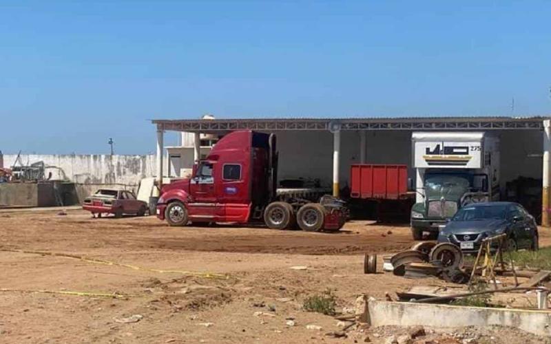 Aseguran bodega del presunto líder transportista Ramón "N" en Coatzacoalcos