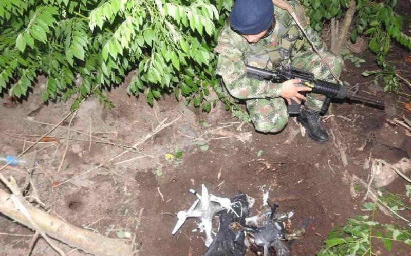 Con drones cargados de explosivos carteles atacan a soldados y policías: Secretario de la Defensa