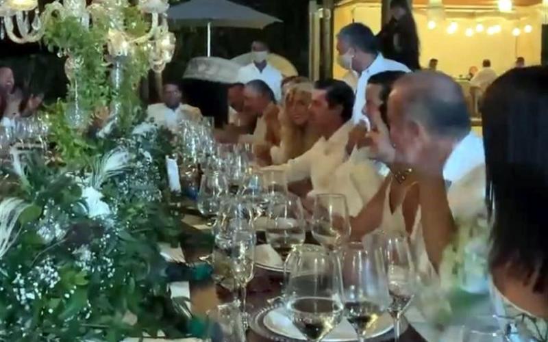 Reaparece discretamente Enrique Peña Nieto en una boda en Punta Cana