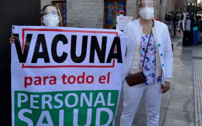 Ssa y Segob rechazan dar fechas para vacunación COVID a médicos sector privado