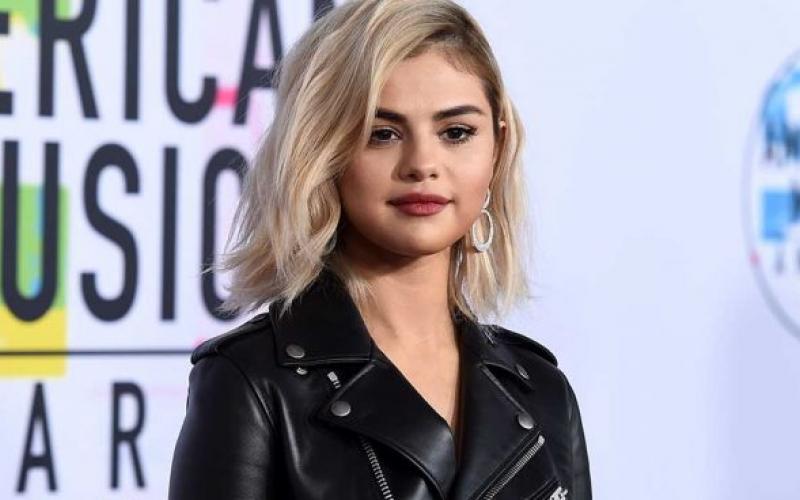   Radical cambio de look de Selena Gómez