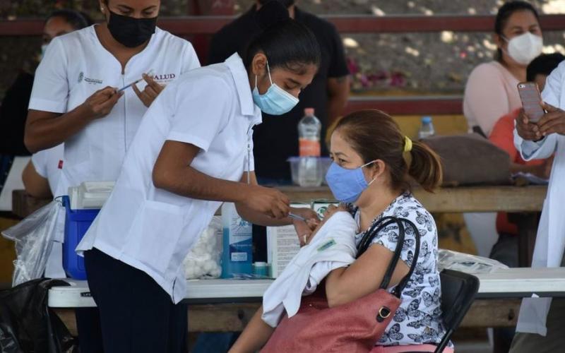  SEP llega a Boca del Río al cierre de vacunación a maestros