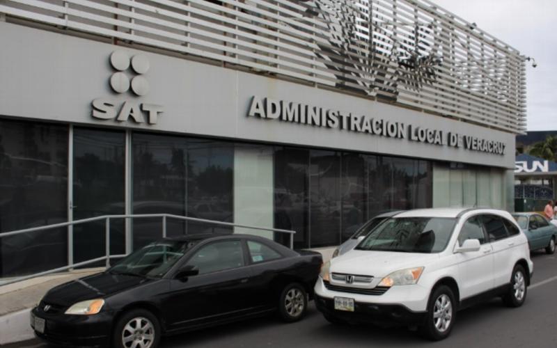 En la página del SAT y de acuerdo con los Datos Abiertos, se muestra la fecha en que se notificó del adeudo a 50 ayuntamientos y algunas de éstas datan desde 2015