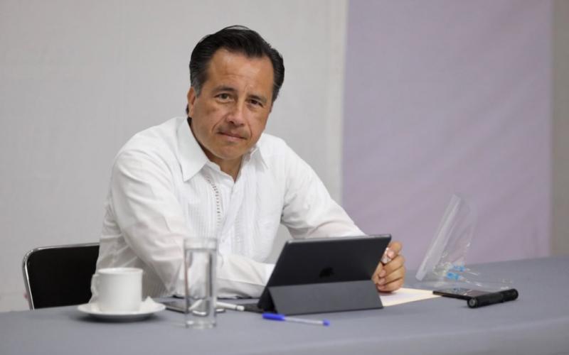  Cuitláhuac García atiende temas de salud,  seguridad y protección civil