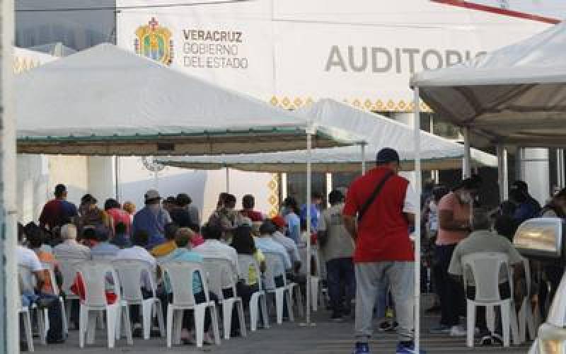 Cuitláhuac García supervisa avances del plan nacional de vacunación