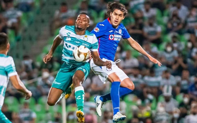 Cruz Azul saca ventaja sobre Santos en final de Liga MX