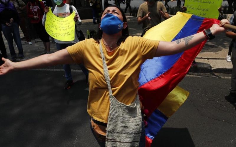 Manifestaciones en la Embajada de Colombia en México tras la represión