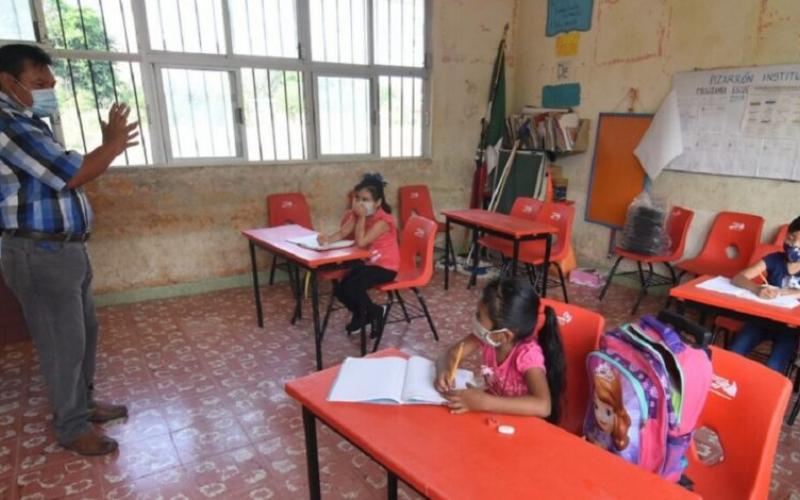 Más de 400 escuelas regresaron a clases presenciales en Veracruz