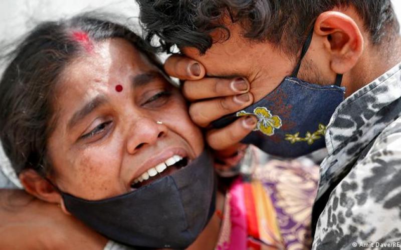 Continúan los estragos en la India por pandemia