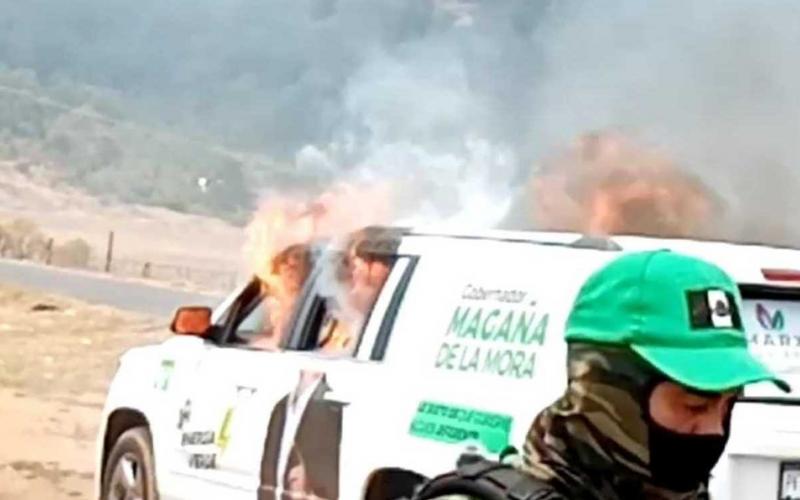Prenden fuego a vehículo de Partido Verde en Michoacán