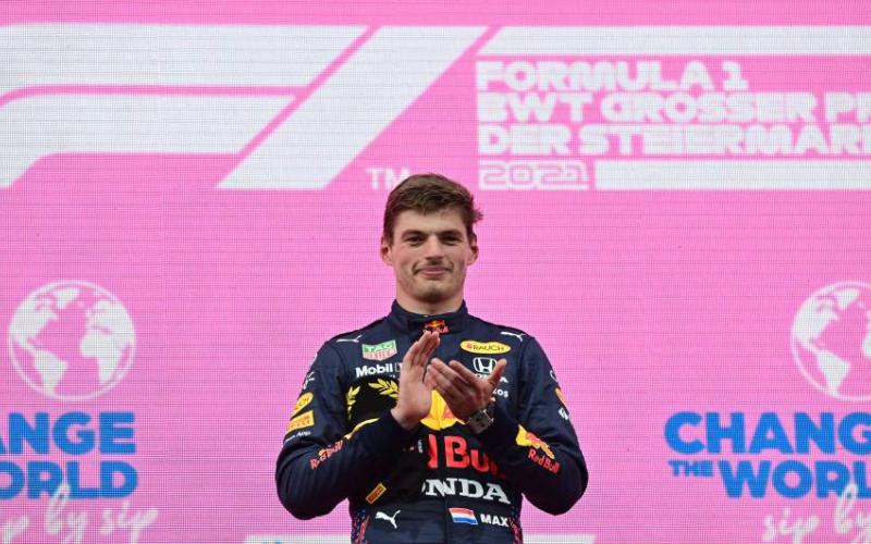 Verstappen se corona y “Checo” Pérez en cuarto