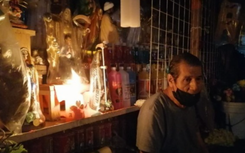 Comercios sin electricidad y sin ventas en el centro de Veracruz