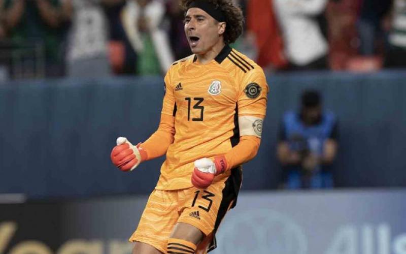 Ochoa pide poner un alto al grito homofóbico