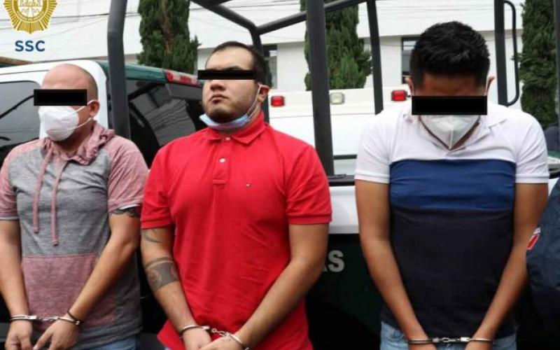 Detienen a tres hombres con lagarto y tortuga caimán 